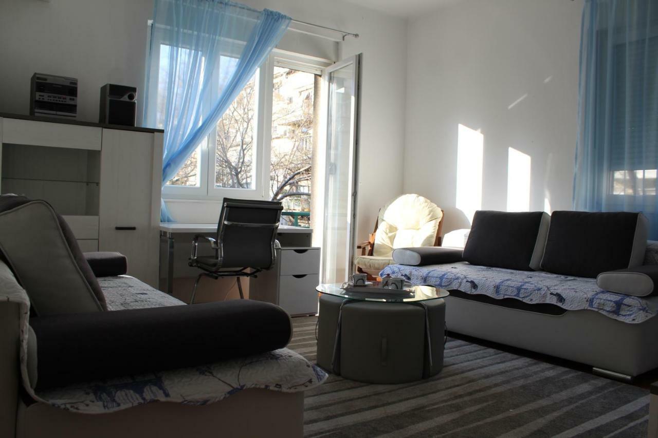 Cozy Mihaela With Balcony, Near Park Marjan & Old Town - Quiet Neighborhood Apartment Split