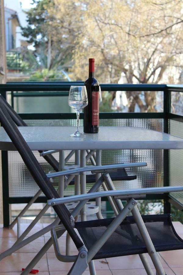 Cozy Mihaela With Balcony, Near Park Marjan & Old Town - Quiet Neighborhood *