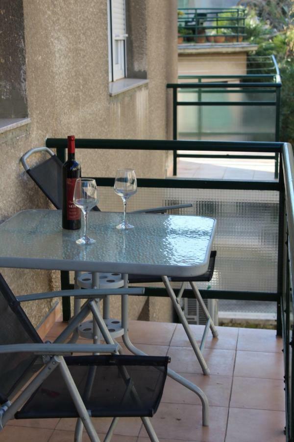 Cozy Mihaela With Balcony, Near Park Marjan & Old Town - Quiet Neighborhood Split